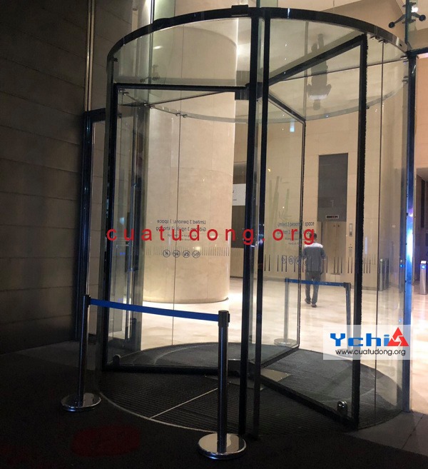 cửa xoay tự động 3 cánh