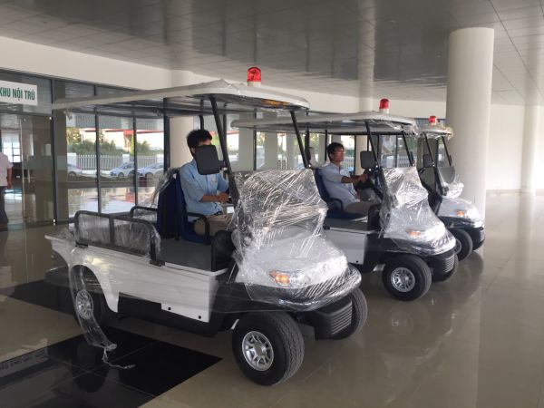 3 xe điện Tùng Lâm được bàn giao tại Bệnh viện Ung bướu Thanh Hóa
