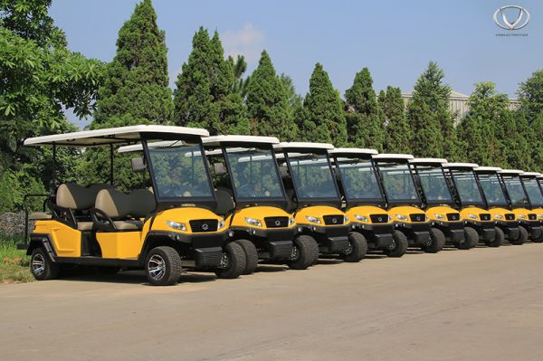 Xe ô tô điện 4 bánh - Phương tiện yêu thích của khách du lịch Hạ Long