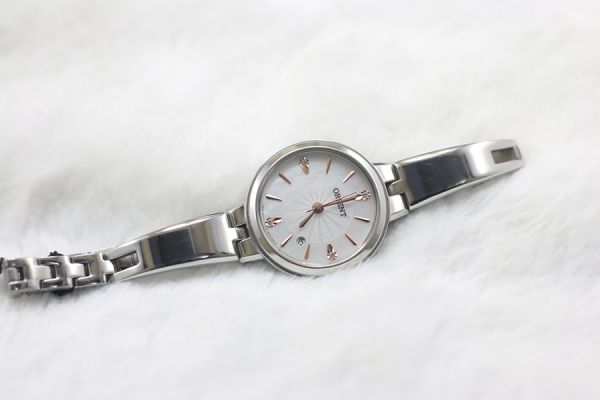 đồng hồ Orient FSZ40004W0