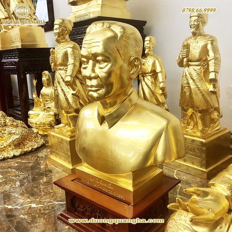 đúc tượng truyền thần 