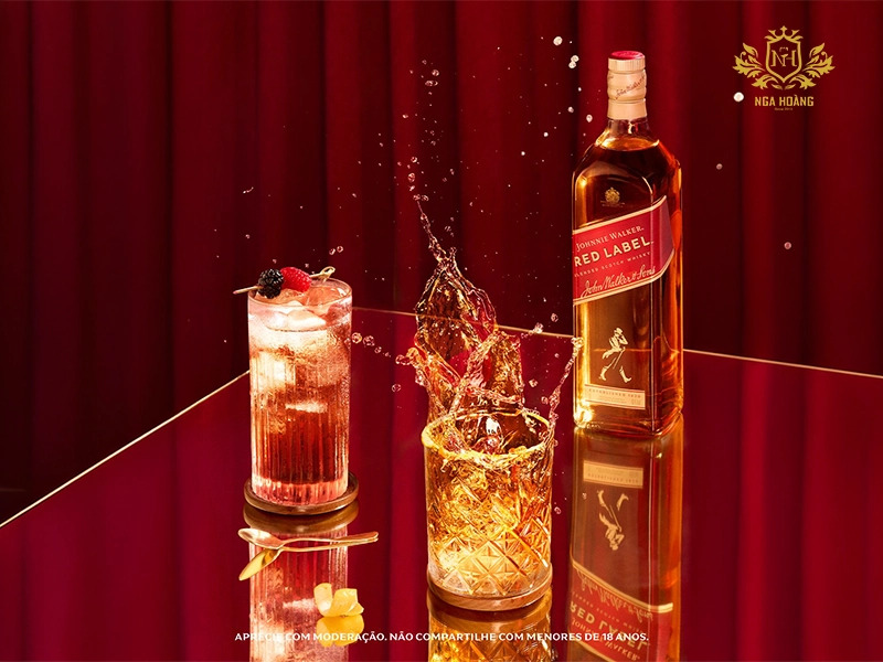 Johnnie Walker Red Label – Biểu tượng blended Scotch whisky với hương vị mạnh mẽ và khả năng pha chế linh hoạt