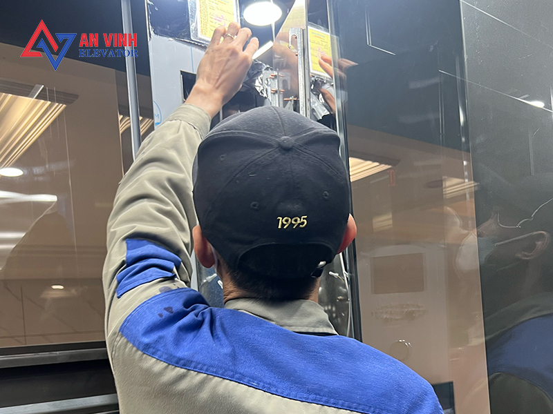Thang máy gia đình 450kg - Giải pháp tối ưu cho nhà phố và biệt thự nhiều thế hệ