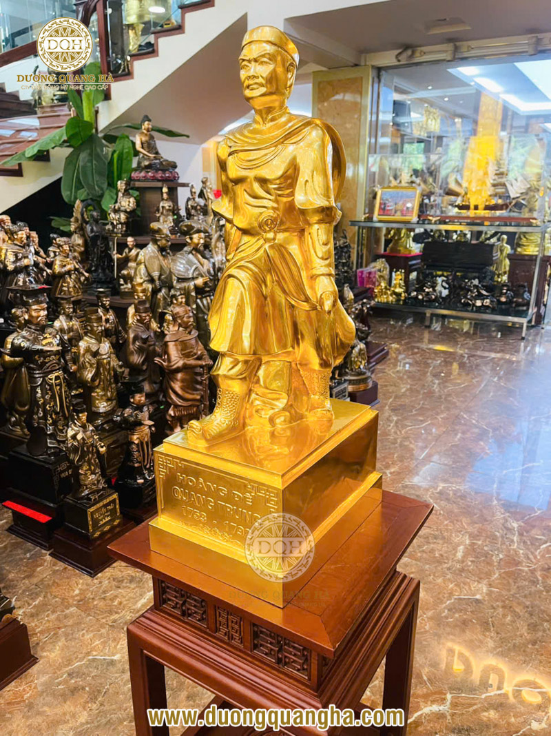 Tượng đài vua Quang Trung