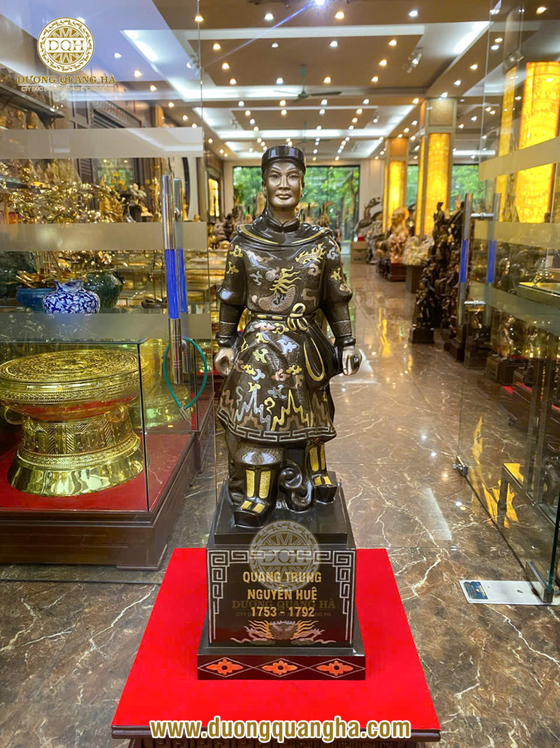 Tượng đài vua Quang Trung